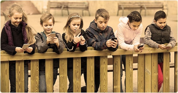 Gyerekek és az okostelefon: Rosszabb a helyzet, mint azt gondoljuk